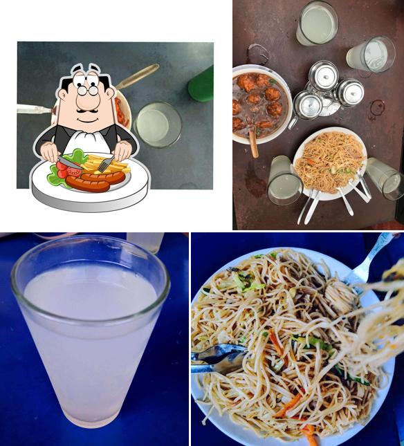Food at Shri Ram Centre Canteen