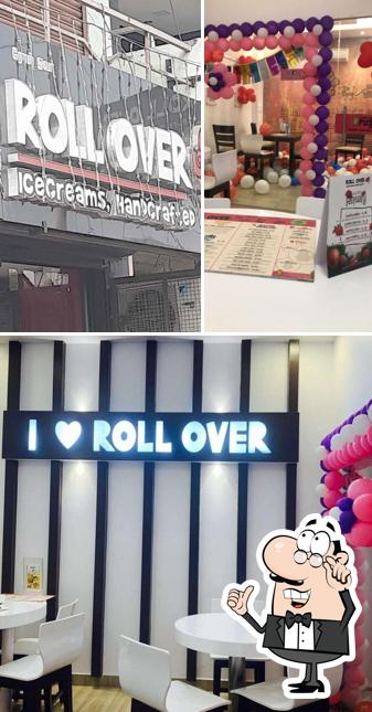 The interior of Roll Over Icecreams