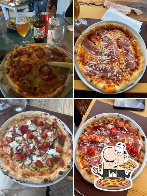 Scegli una pizza a Sardinia Ristorante Pizzeria Bar