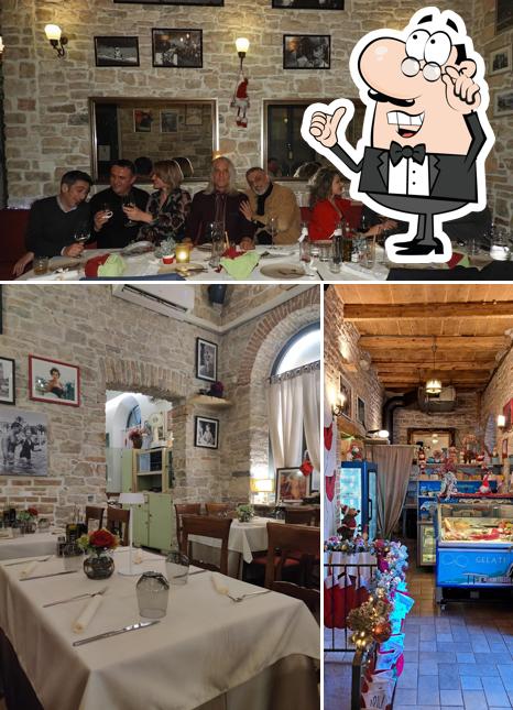 Dai un'occhiata agli interni di Bistro Alighieri