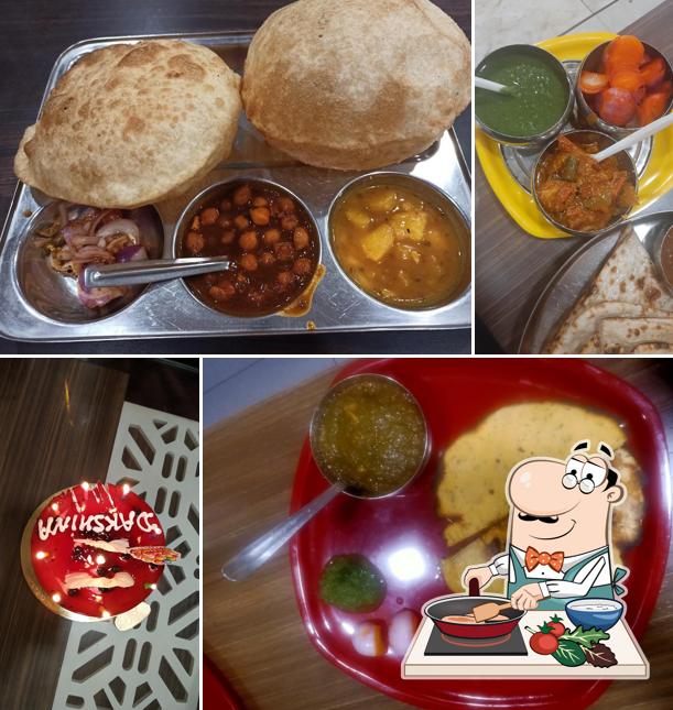 Chicken curry at Krishna Madhur Mishthan Bhandar And Vaishno Dhaba