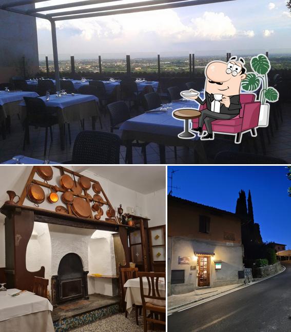 Siediti a un tavolo di Trattoria Da Pasqualino