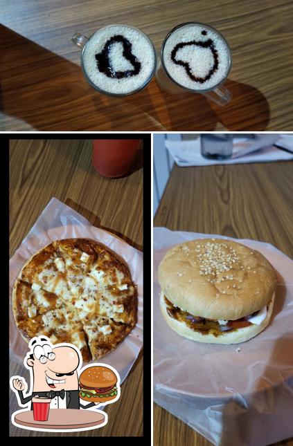 Hamburger at Cafe 7