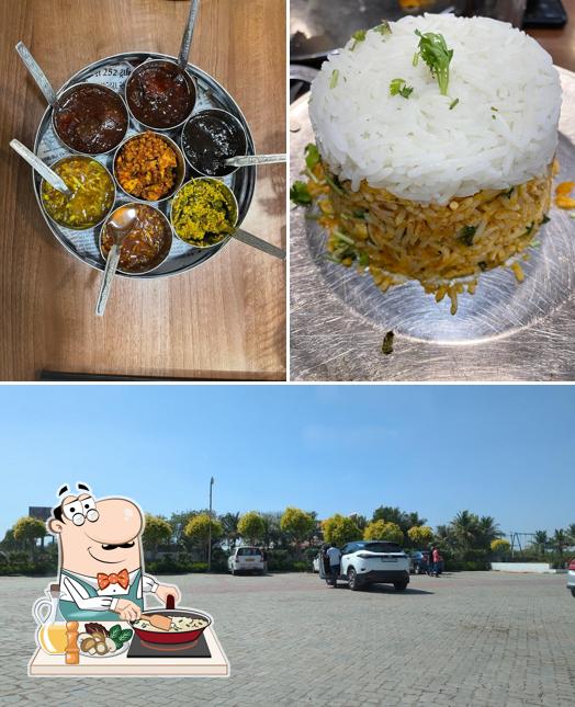 Fried rice at Shree Khodiyar Kathiyawadi Dhaba (The Taste of Bharuch)