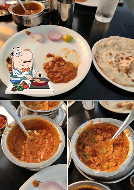 Chicken curry at Jaishree Pavbhaji