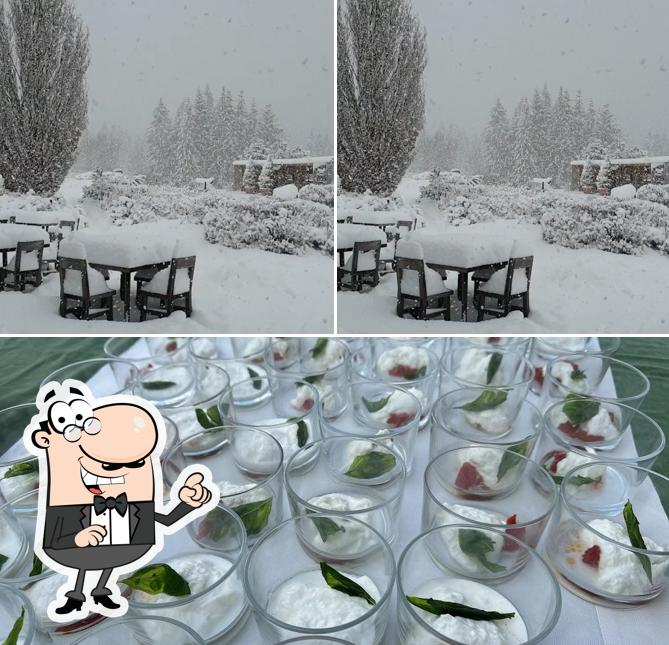 La immagine della esterno e cibo di Ristorante Longalaita