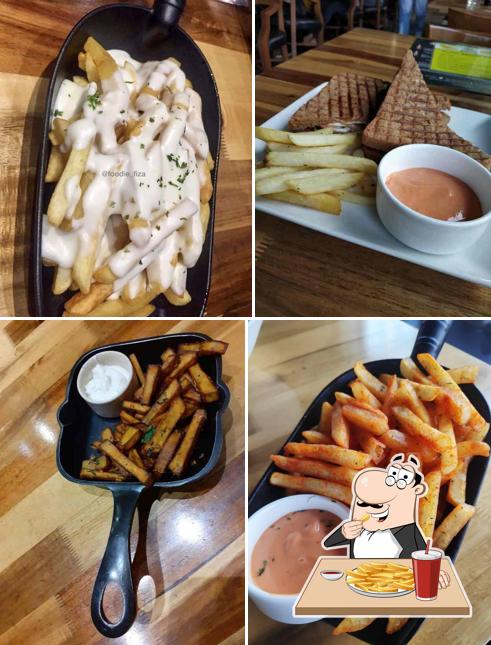 At The Salad Bar & Walnut Cafe you can taste French-fried potatoes