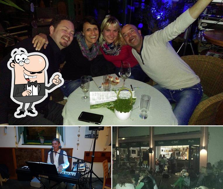 Gli interni di Café Bar S'I-Tipftl