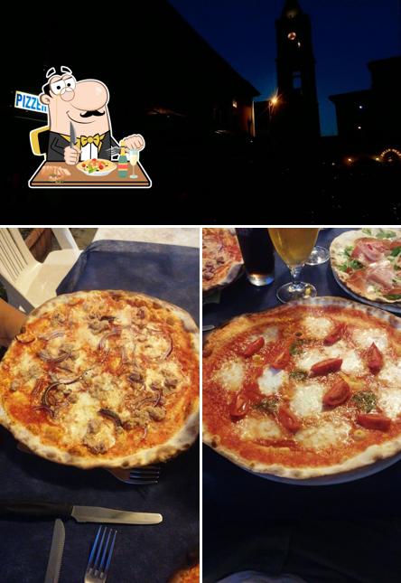 Dai un’occhiata alla foto che raffigura la cibo e esterno di Pizzeria La Lucciola