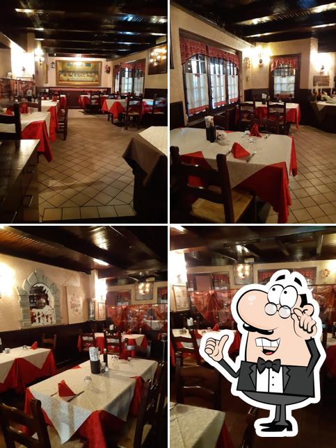 Siediti a un tavolo di Ristorante Pizzeria Il Cenacolo