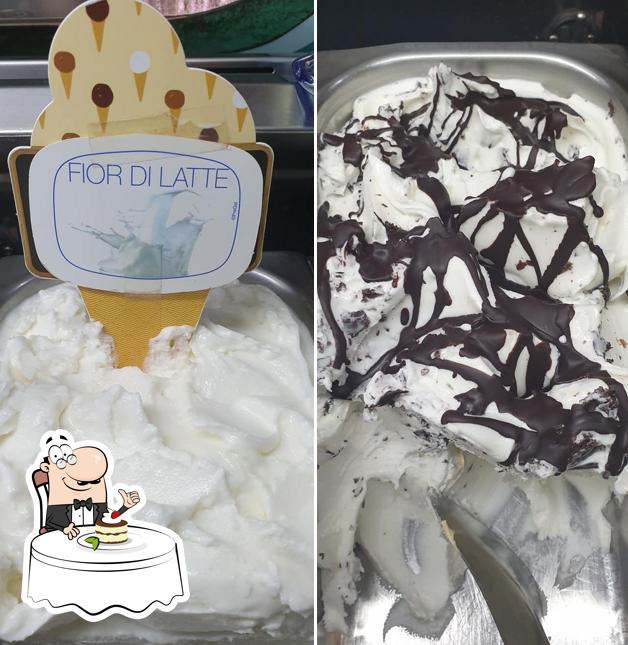 BAR ROSATI serve un'ampia varietà di dessert