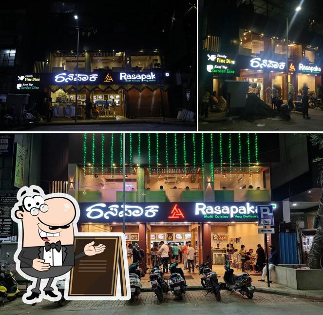 The exterior of Hotel Rasapaka