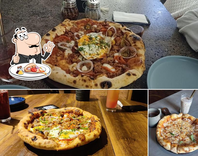 Order pizza at The Commoner’s Kitchen