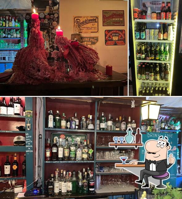 La interni e cibo del ristorante