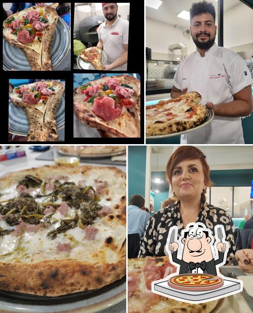 A La Grande Famiglia, puoi prenderti una bella pizza
