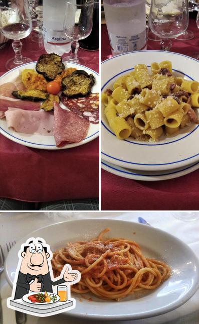 Cibo al Ristorante La Grotta Amatriciana