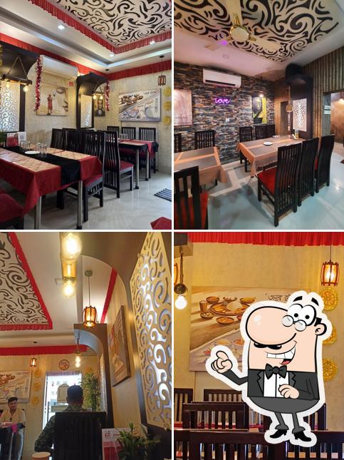 Check out how Tanur Heshel (Desh Theke Deshantore) - Best & Authentic Bengali Restaurant " তানুর হেঁশেল " looks inside