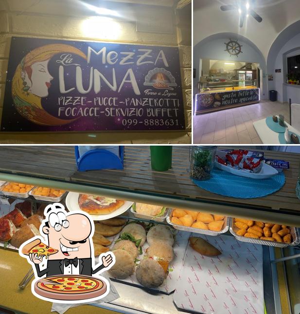 Scegli una pizza a La mezza luna