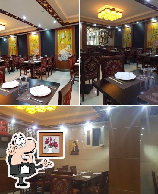 Siediti a un tavolo di Shanghai Oriente