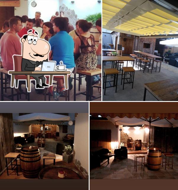 Dai un'occhiata agli interni di Bar da Elda