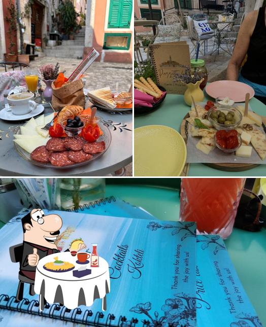 Piatto di formaggi al Piazzetta bar