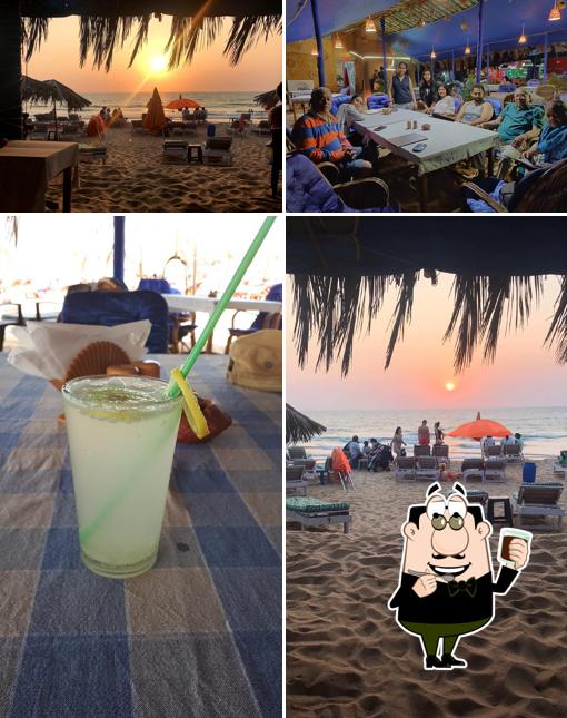 Enjoy a drink at Fontana Splash