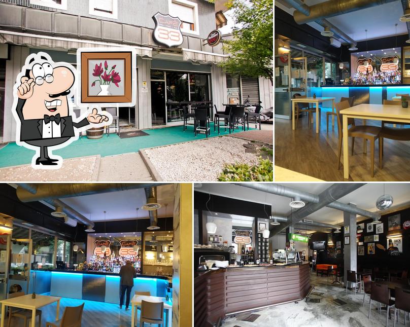 Siediti a un tavolo di Cafè 33