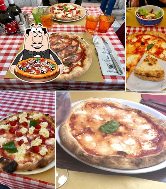 A La Benedetta osteria vino pizza, puoi goderti una bella pizza