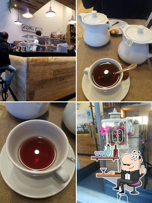 Siediti a un tavolo di Etablí