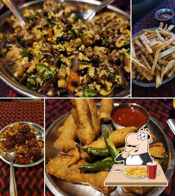 French fries at QUEEN'S RESTAURANT & BAR