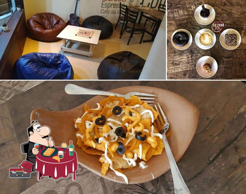 Waffles at Se7en Beans Cafe