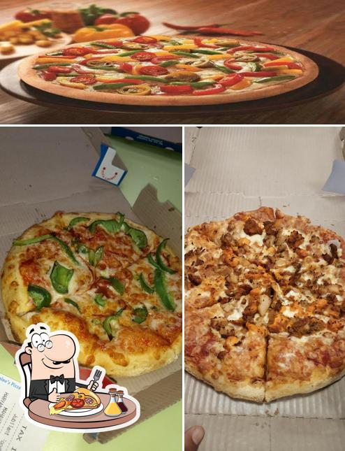 Get pizza at Domino's Pizza (Bahadurgarh, Haryana)