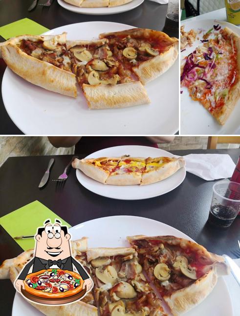 Prenditi una pizza a Modern Istanbul Kebab