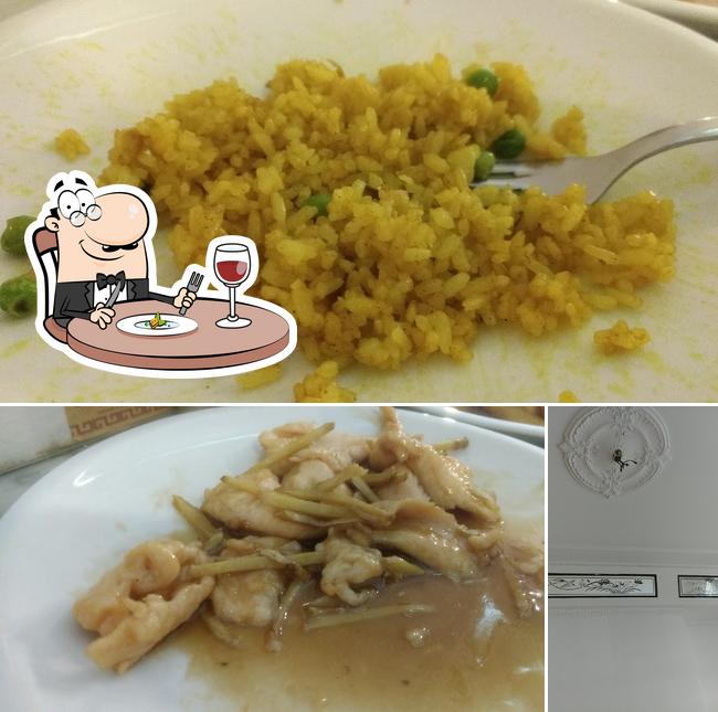 Questa è la immagine che mostra la cibo e esterno di Rosticceria Cinese Jin Cheng