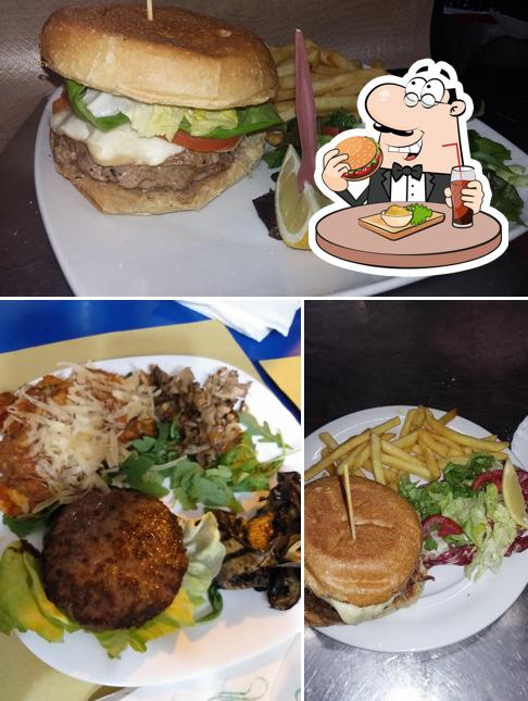 Ordina un hamburger a Pub Le Due Leonesse