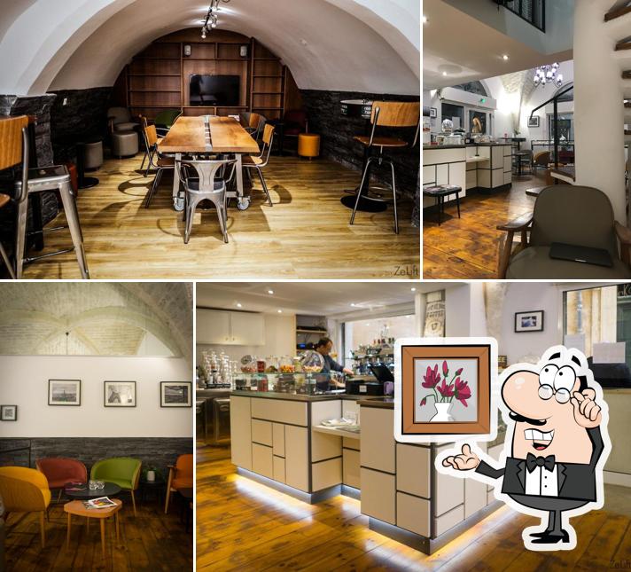 L'intérieur de DELI'S COFFEE