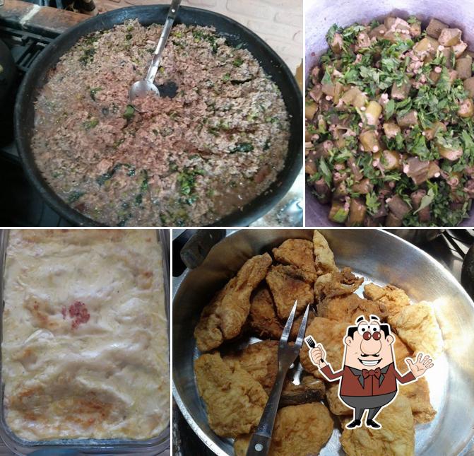Comida em Restaurante Delícia Mineira