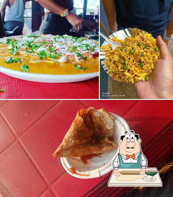 Samosa at Dhakad Restaurent