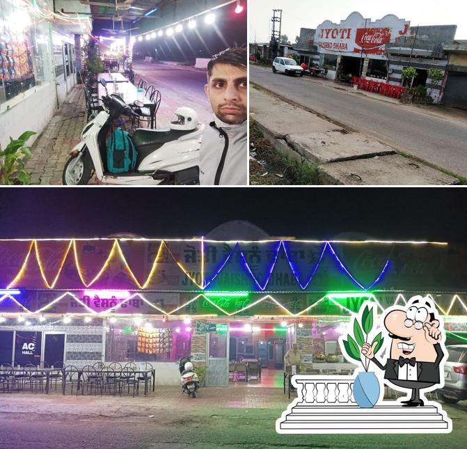 The exterior of Jyoti Dhaba