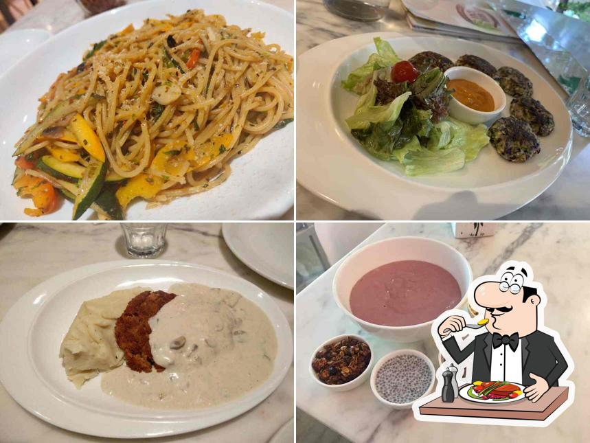 Food at Earth Cafe @ Waterfield