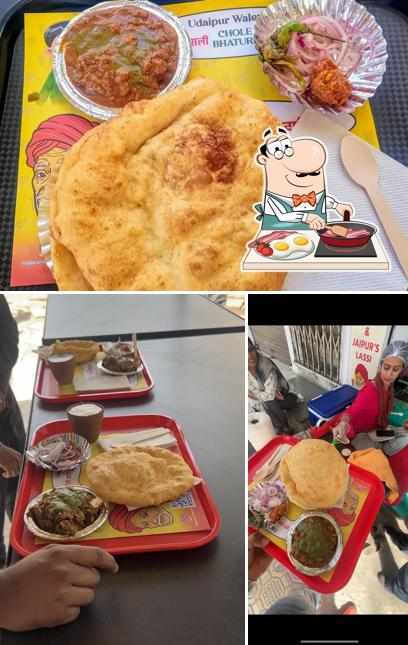 Omelette at Lalaram Chole Bhature