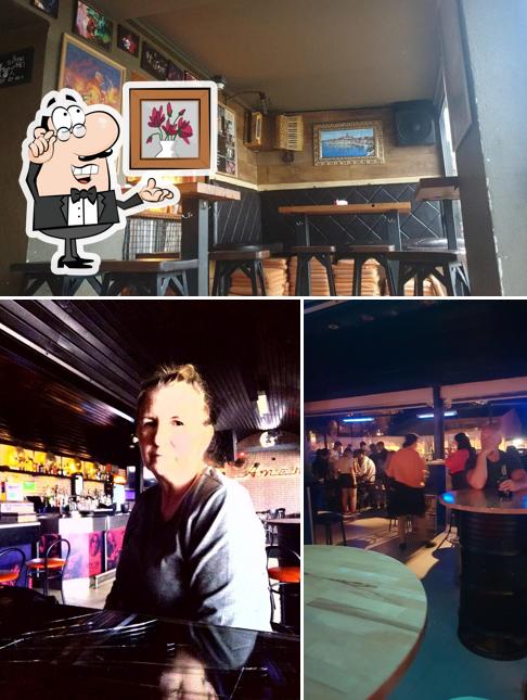 Dai un'occhiata agli interni di American Bar