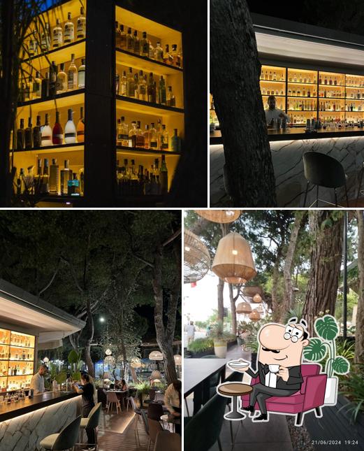 Gli interni di Seta Garden Bar