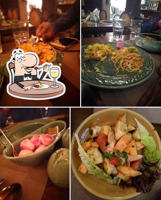 Food at Aman-E-Khaas