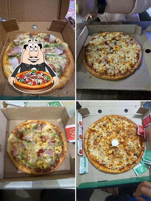 Get pizza at La Pino'z Pizza Rishi Nagar