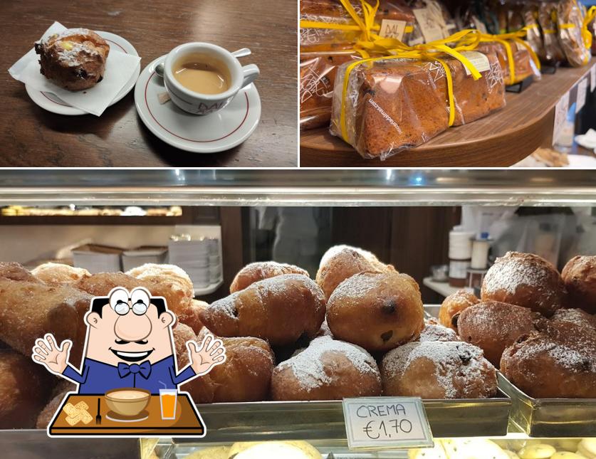 Platti al Pasticceria Dal Mas