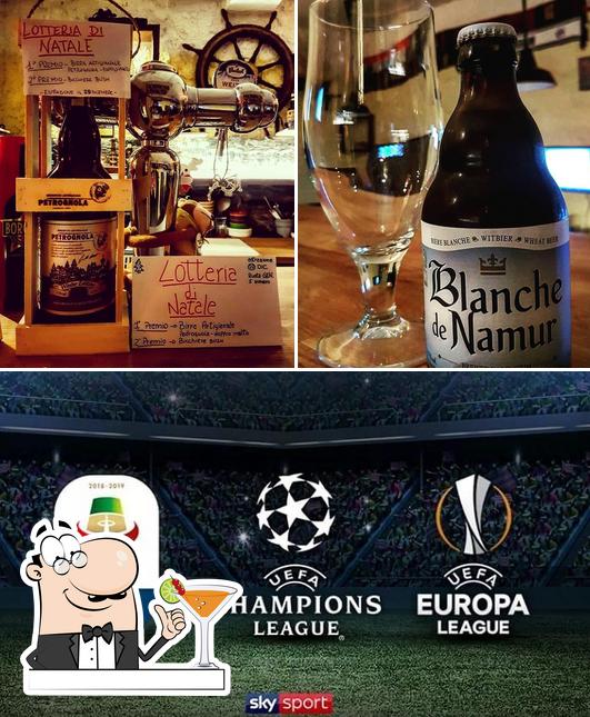 La foto della bevanda e esterno di Birreria 88