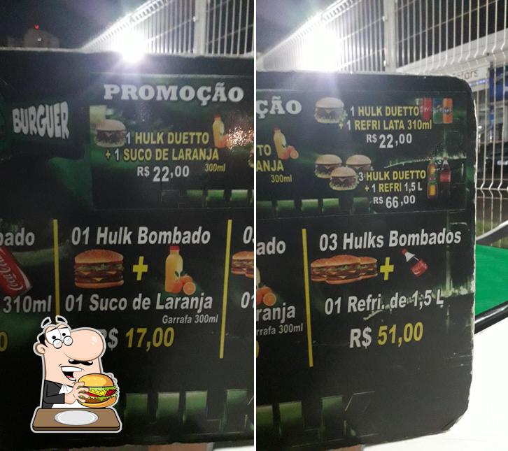 Delicie-se com um hambúrguer no Caminhão Hulk Burguer