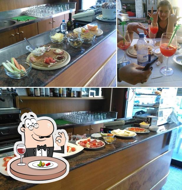 Questa è la foto che presenta la cibo e bevanda di Coffee & smoke