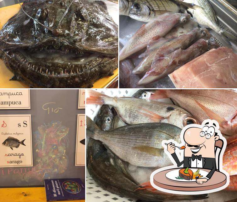 Scuola Alimentare - Ristorante/Enoteca - Ortigia serve un menu per gli amanti dei piatti di mare